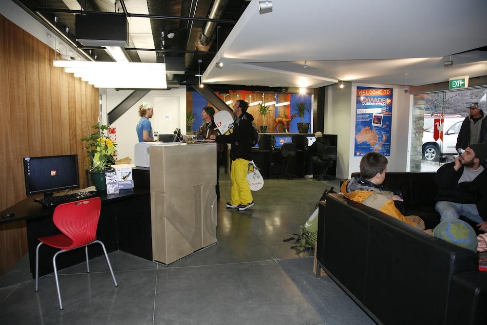 Nomads Queenstown Hostel Luaran gambar The reception area of the new building